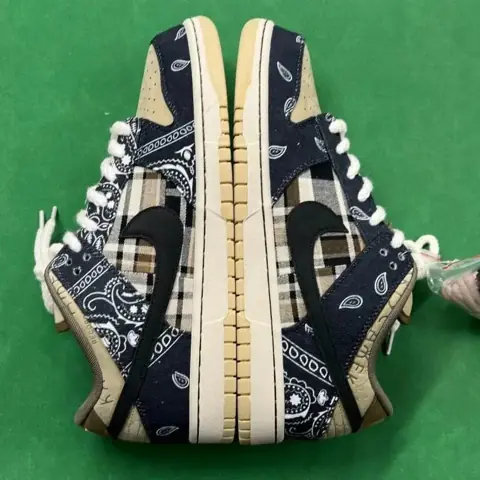 Nike Dunk Low Sneakers [NIKETOP-DUNK]
