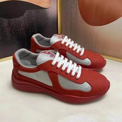 Prada [13 styles]